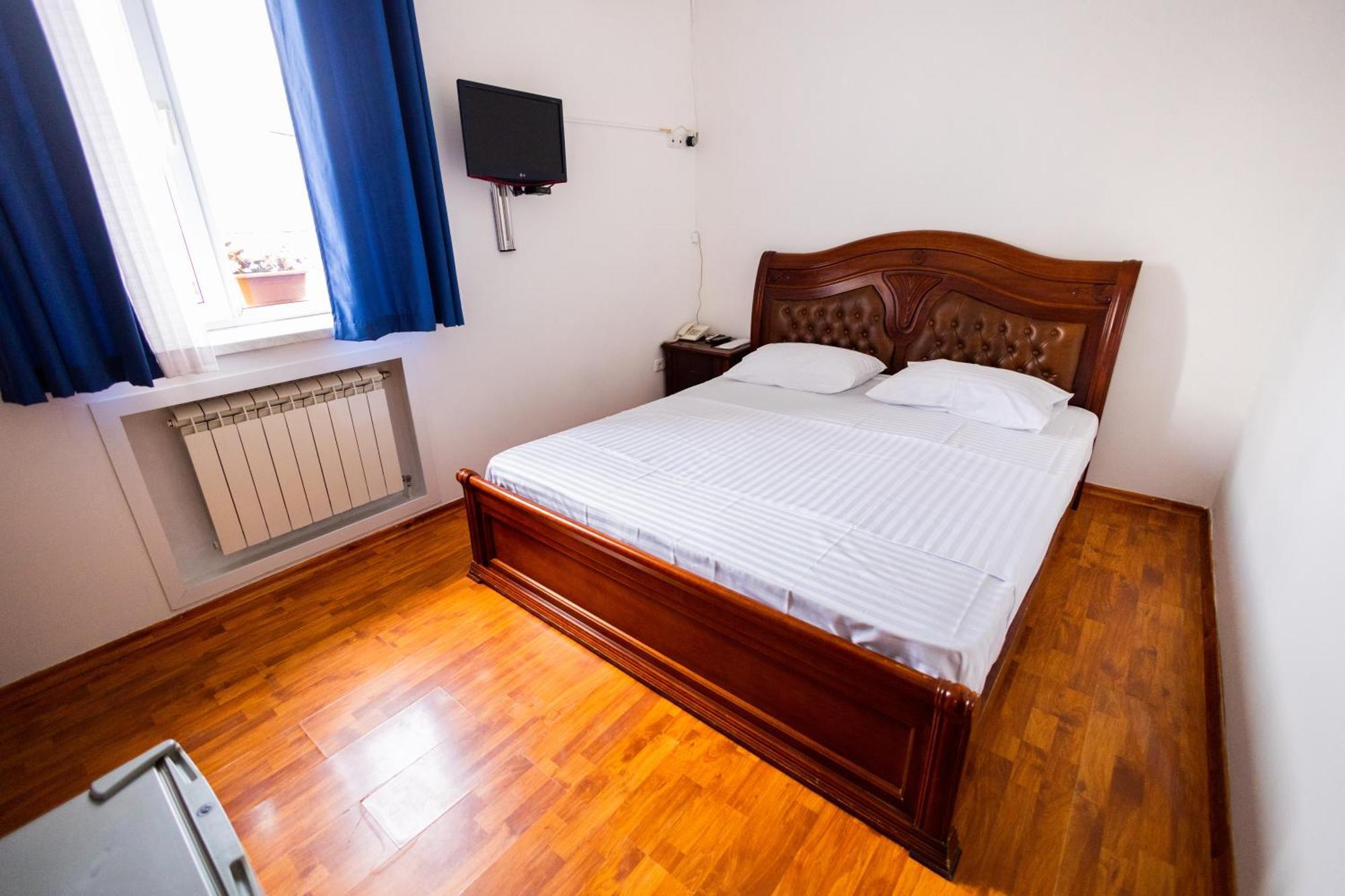 Yan Hotel Yerevan Ngoại thất bức ảnh