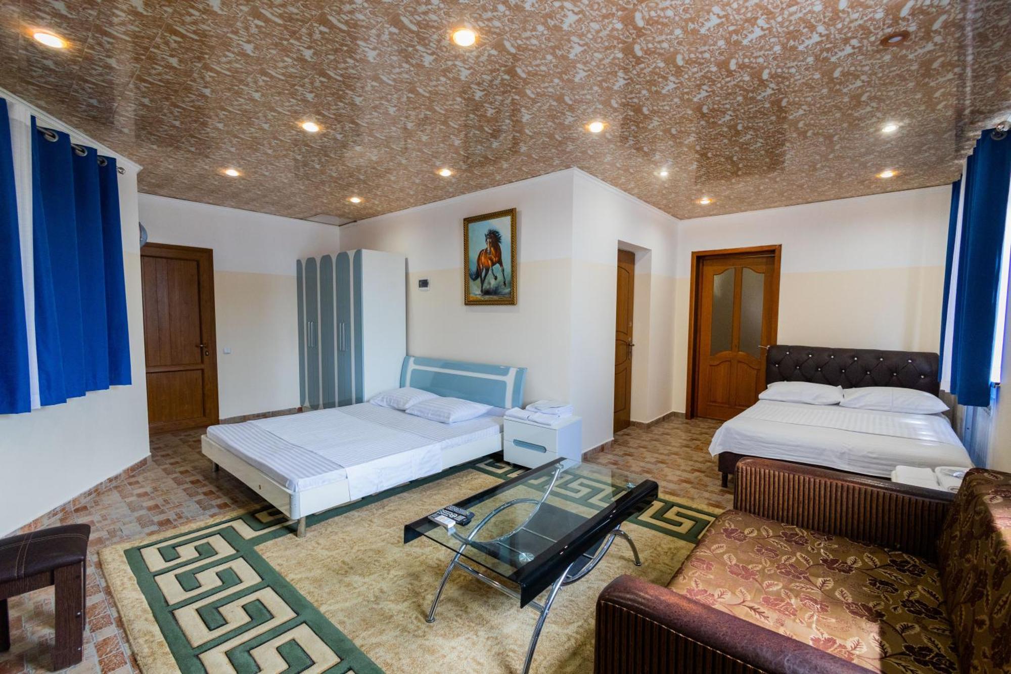 Yan Hotel Yerevan Ngoại thất bức ảnh