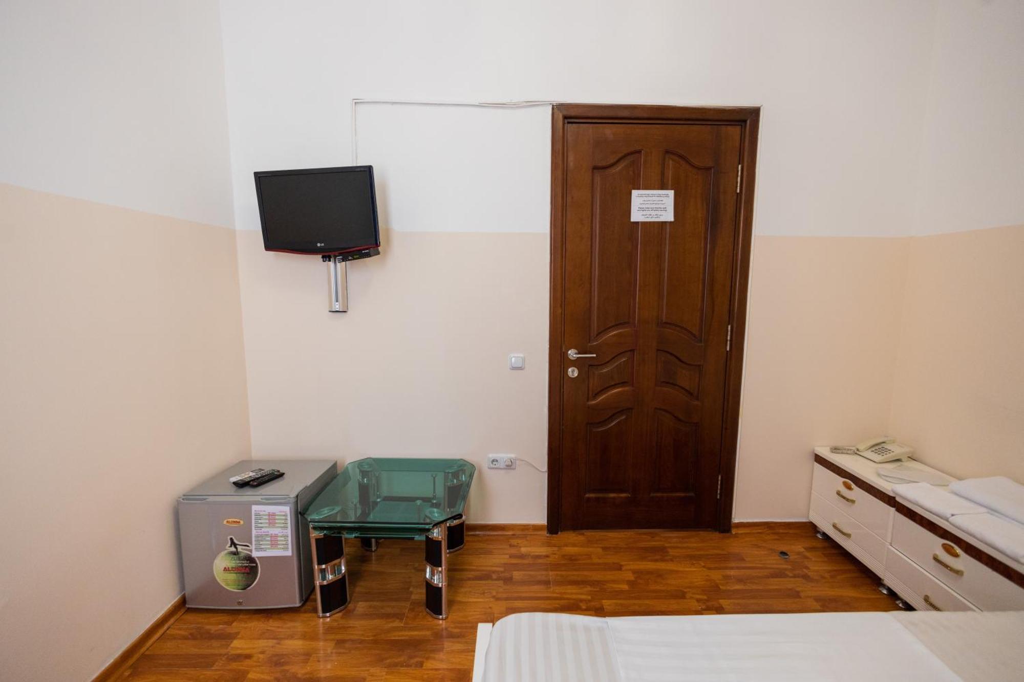 Yan Hotel Yerevan Ngoại thất bức ảnh