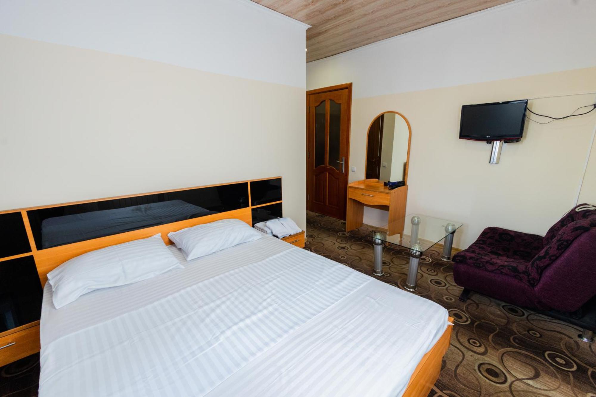 Yan Hotel Yerevan Ngoại thất bức ảnh