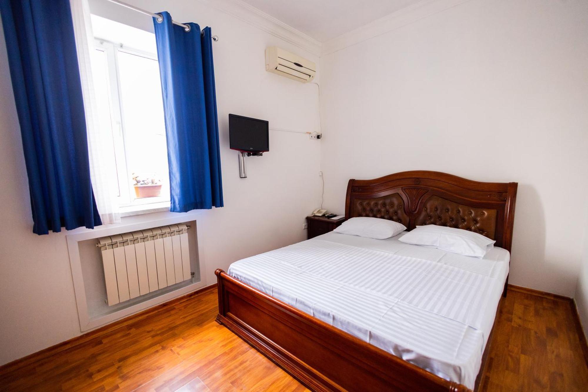 Yan Hotel Yerevan Ngoại thất bức ảnh
