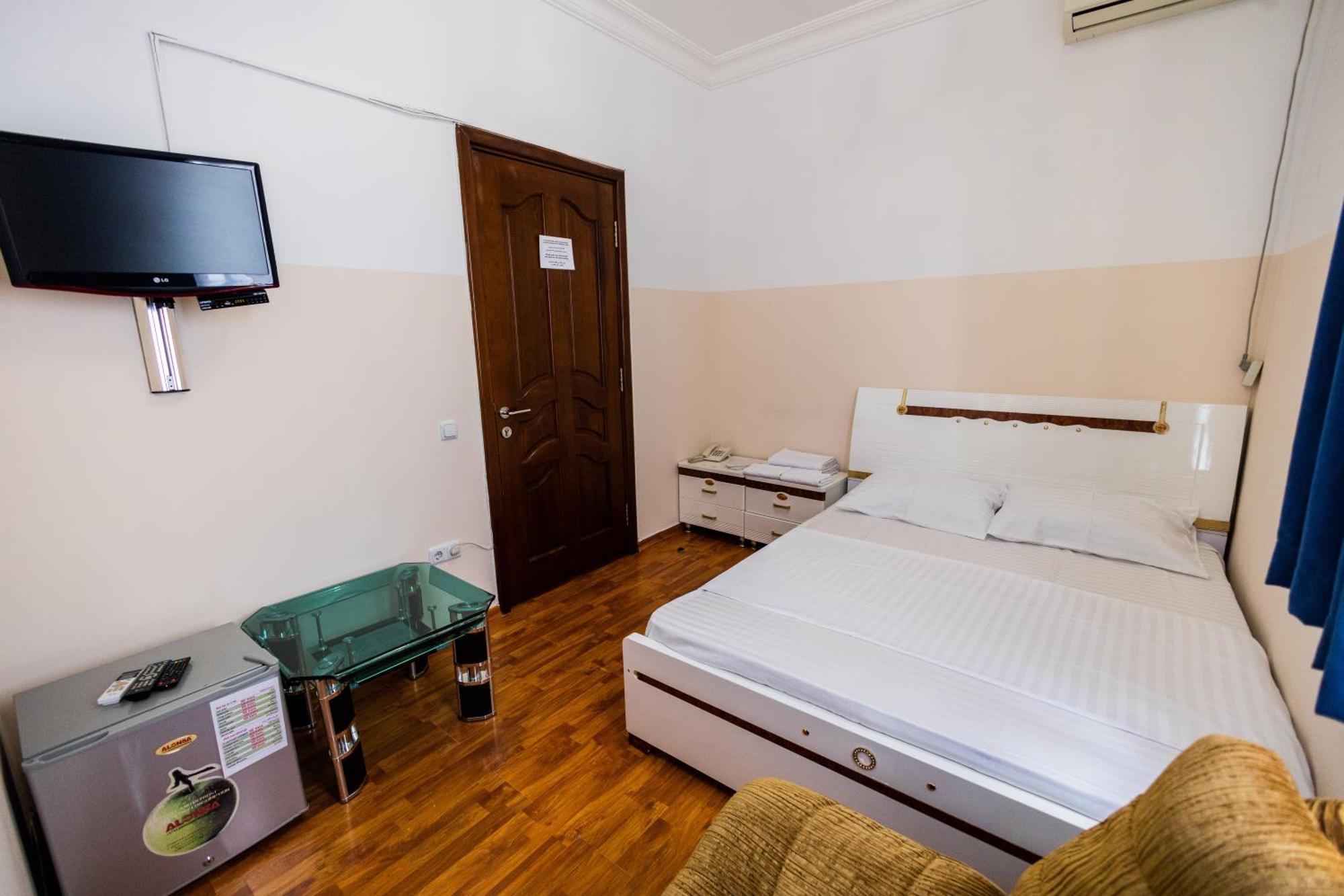 Yan Hotel Yerevan Ngoại thất bức ảnh