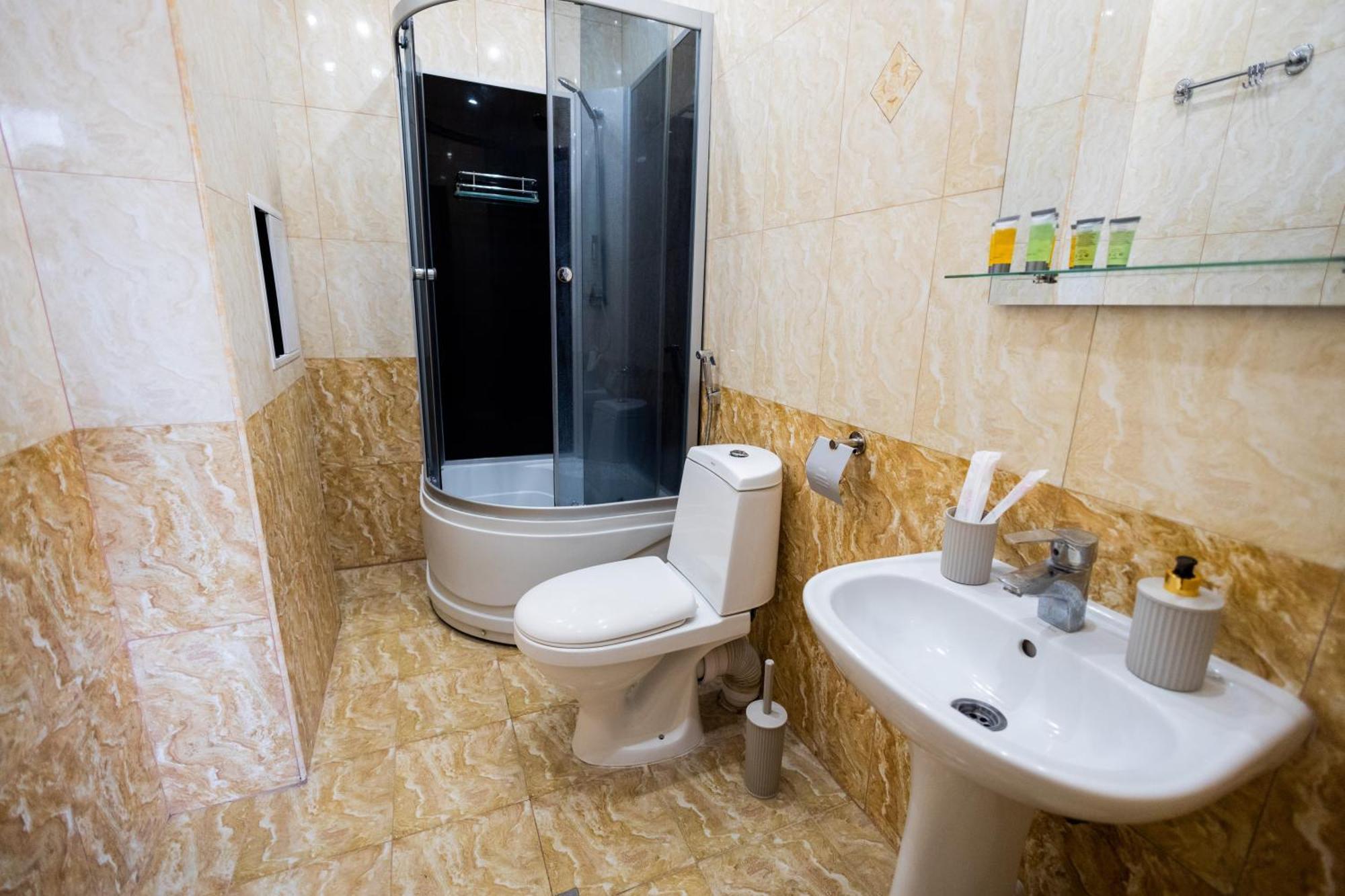 Yan Hotel Yerevan Ngoại thất bức ảnh